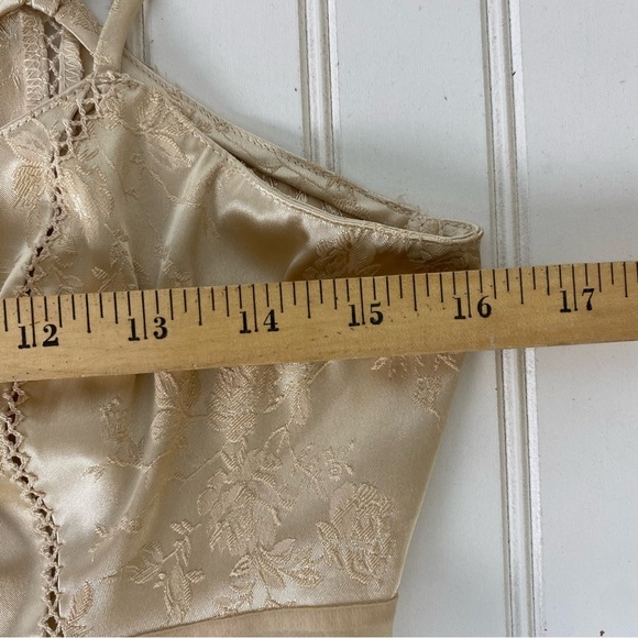 Victoria Secret Teddy M‎ Beige Thong Lingerie - Picture 7 of 14